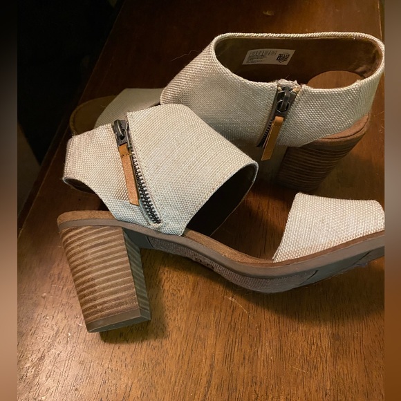 Toms Majorca Sandal like new size 10 - Picture 4 of 5